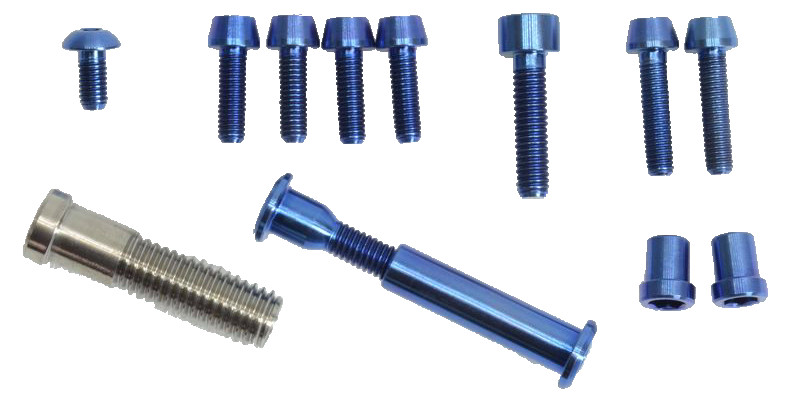 限定アルテグラモデルには、チタンボルト16本を追加 限定アルテグラモデルには、チタンボルト16本を追加